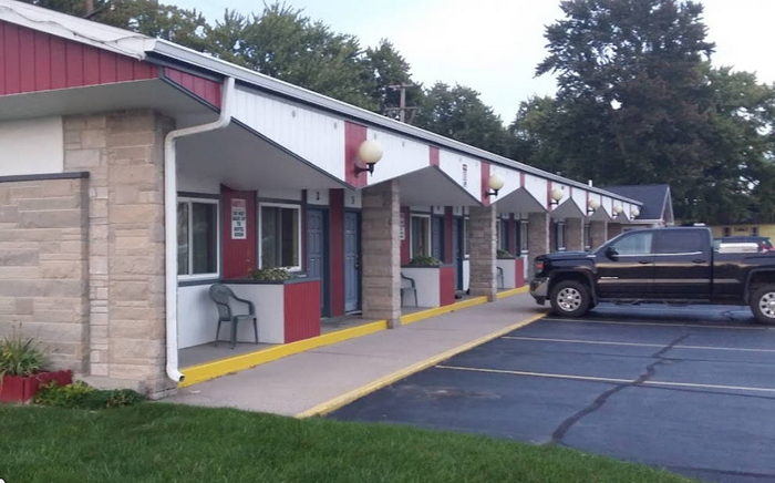 Pinconning Trail Motel (Pinconning Trail Inn, Mackinac Trail House) - Recent Photos From Website (newer photo)